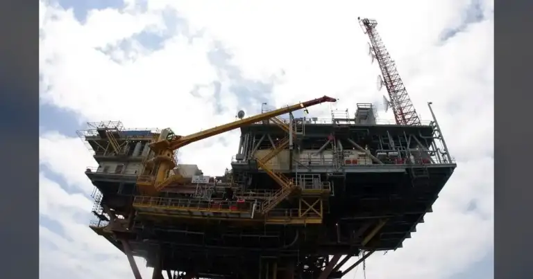 Democrats: Russian Oil Sanction Reversal Is Shameful