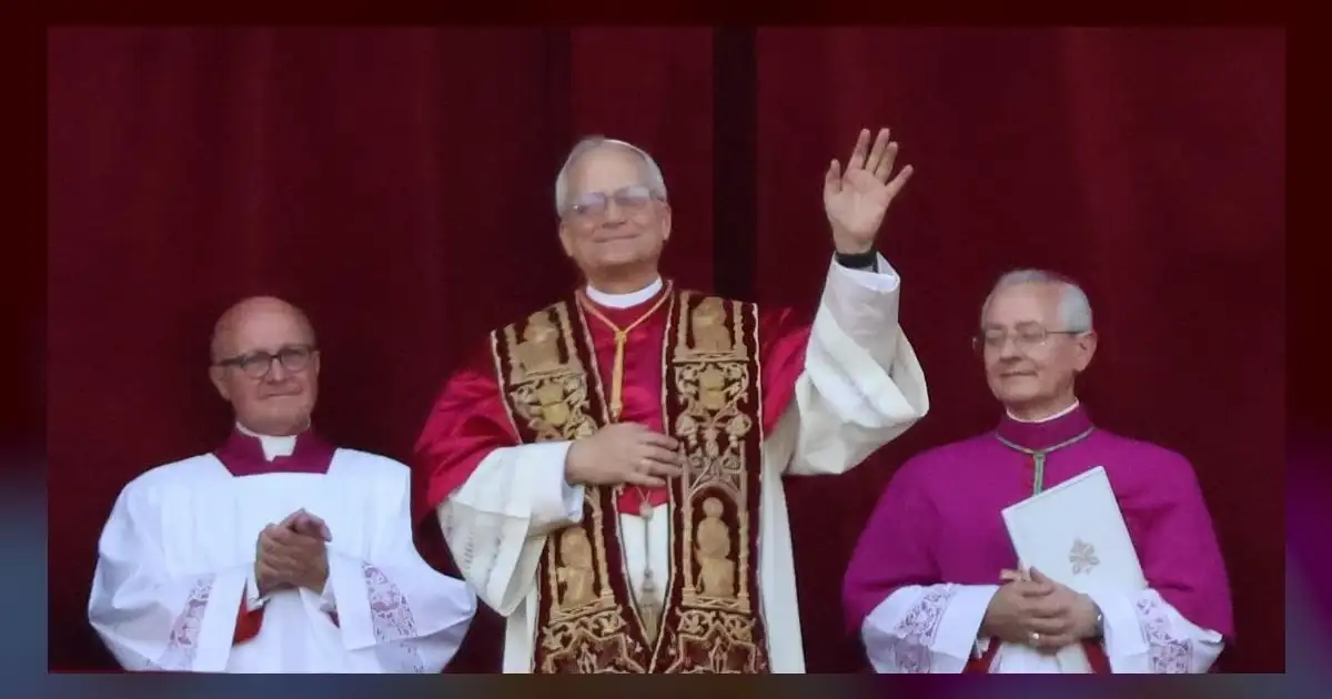 Pope Leo XIV Easter Blessing - Fake Glitchy streams all over the Internet