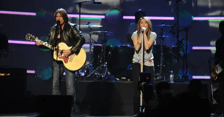 Billy Ray & Noah Cyrus Snub Miley's Walk of Fame Honor