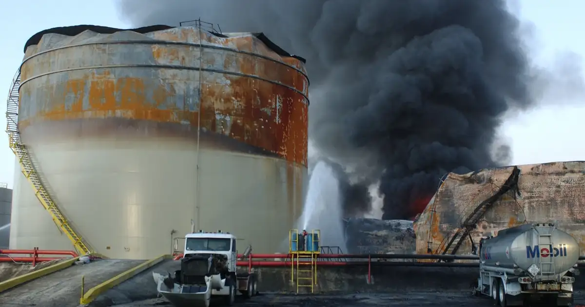 50,000 Flee: Toxic Tank Crack Means Imminent Explosion