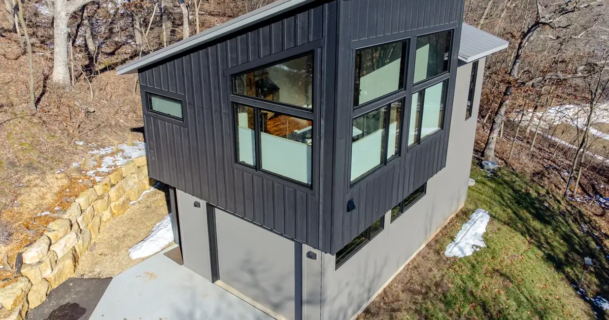 Wall Street Power Suits Quit $1M job for off-grid tiny home, no water/power