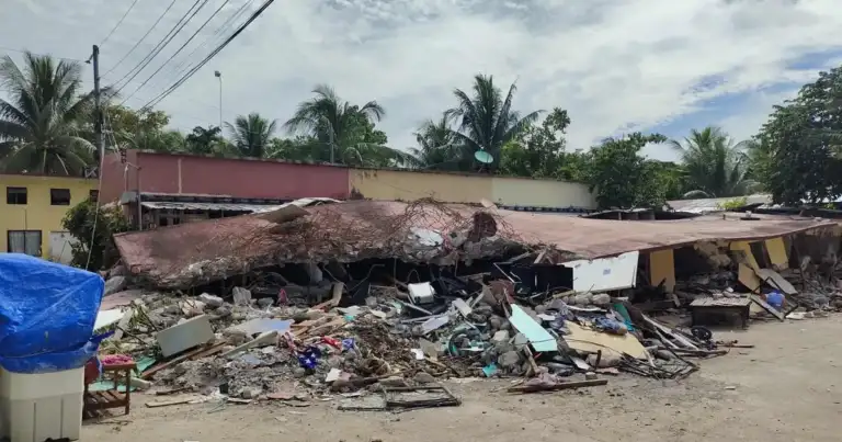 32 Dead: Philippines Rocked by 7.8 Magnitude EarthQuake