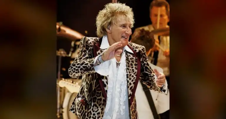 Health Crusader Rod Stewart, 81, Needs Oxygen Onstage