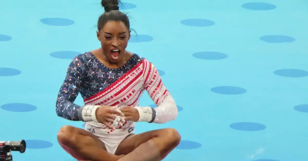 Simone Biles: "Almost died" in hospital