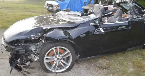 Autopilot" Tesla Kills Woman in Home; Feds Investigate
