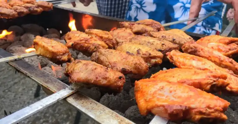 Parents left 6 kids, 2 infants, in hot car for wings.