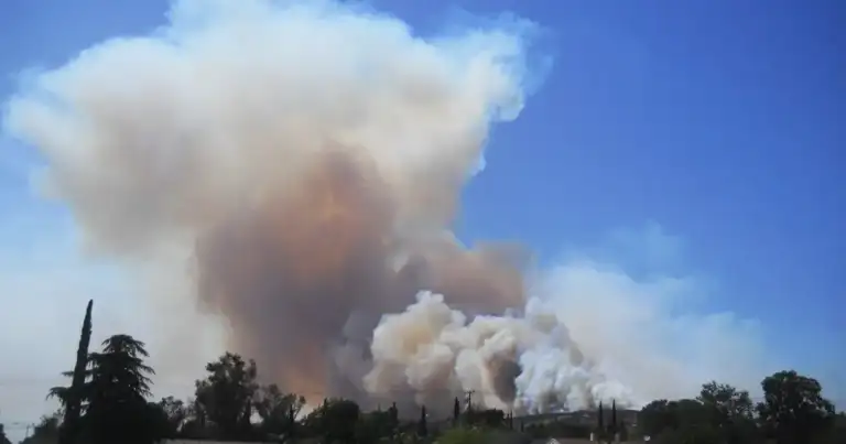 Summit Fire: 2,600+ LA acres ablaze, only 15% contained.