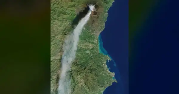 Mount Etna grounds 200 flights, stranding 30k in Sicily.