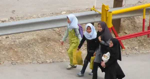 Bay Area School Caught Pushing Hijabs on Girls at Mosque Trip