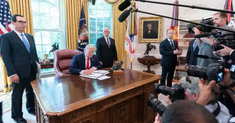 Trump: "We're low-keying it" with Iran, but no Retreat